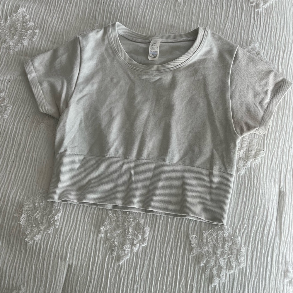 White aeire workout tee